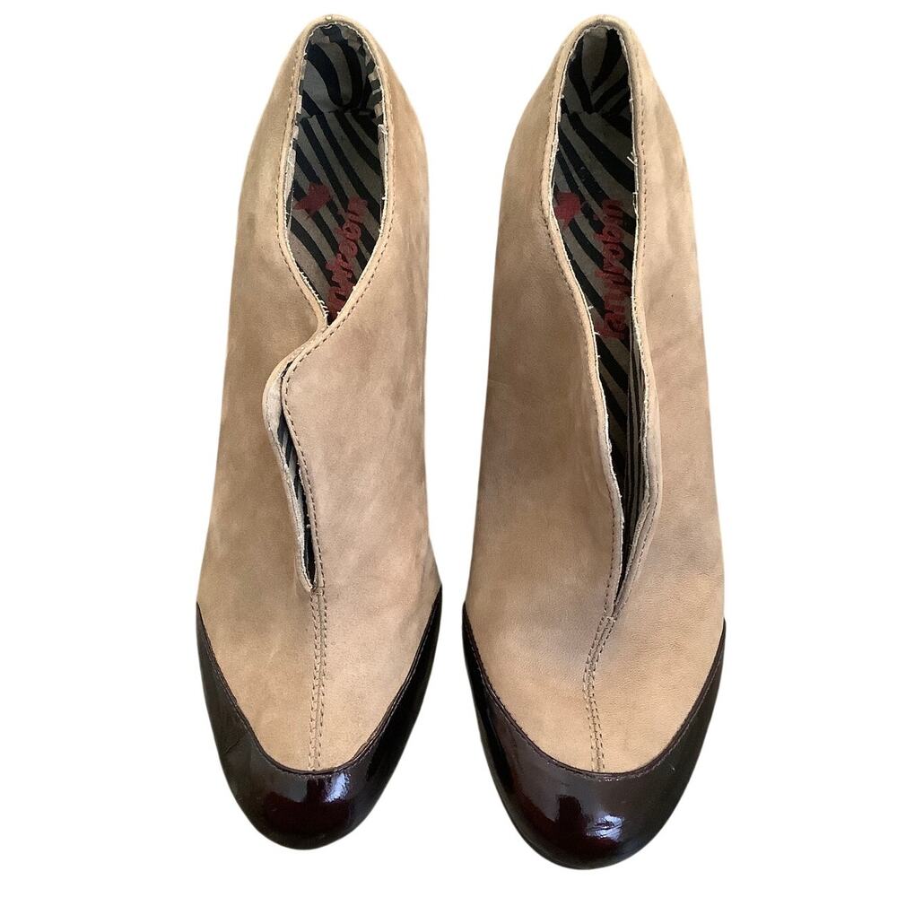 Faryl Robin Womens 7 Beige Suede Ankle Wedge Booties Quiet Luxury Vintage P7-5